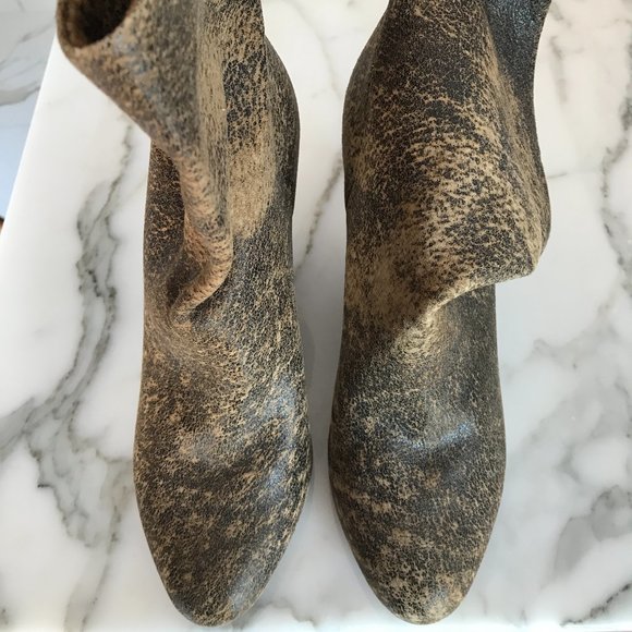 Michael Kors soft ankle boots - Picture 1 of 6